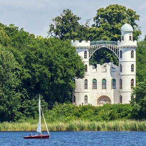 جزيرة الطواويس في ألمانيا.. وجهتك الرومانسية القريبة من برلين