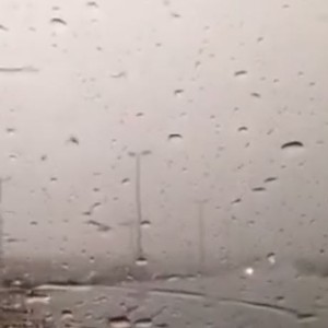 أمطار غزيرة وصواعق تضرب الأرض في الوسقة بمحافظة الليث