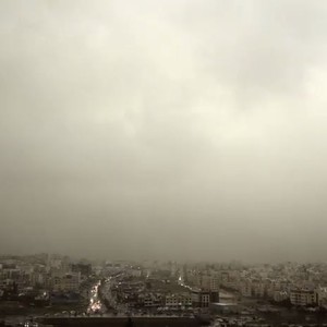 بالفيديو: نصف دقيقة من العواصف الرملية والثلوج معاً في سماء الأردن