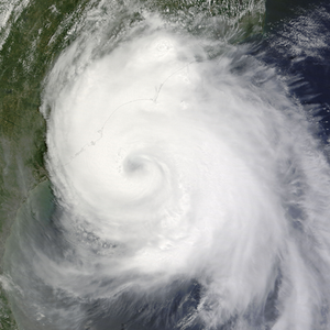 بالفيديو: تساقط الامطار في نهايات رمضان في المناطق الوسطى