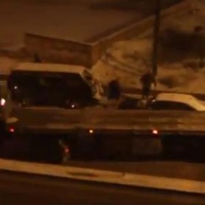 فيديو : مشاهد خطيرة لعشرات حوادث الانزلاق أثناء  هبوب العاصفة الثلجية على الأردن