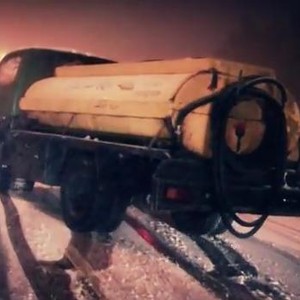 فيديو : شاهد طريق مطار الملكة علياء قبل و بعد العاصفة الثلجية