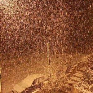 بالصور: الثلوج تزور مناطق مختلفة من المملكة 