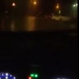 بالفيديو : أمطار غزيرة على طريق عرعر - طريف 