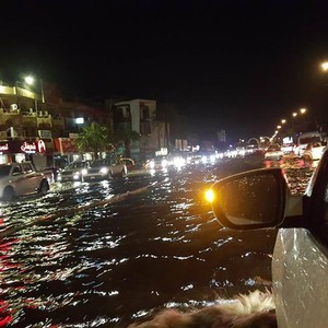 بالفيديو.. الأمطار تغرق شوارع العاصمة العراقية "بغداد" وتعطيل الدوام غدا