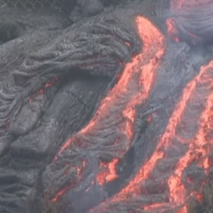 Hawaii: Lava creep towards populated areas