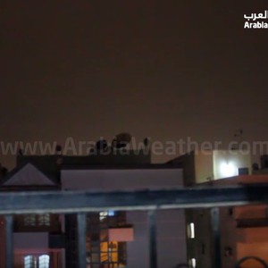 البروق تضيء سماء مدينة 6 أكتوبر (فيديو)