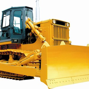 اصطفاف مذهل يقوم به سائق جرافة على ظهر شاحنة 