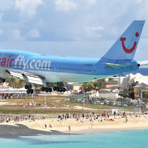 "مطار الأميرة جوليانا" الأخطر في العالم