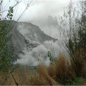 بالصور: سلسلة انهيارات جبلية تتبع زلزال أفغانستان 