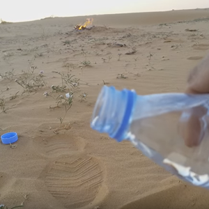 شاهد ماذا حدث للمياه عند سكبها في صحراء القصيم 