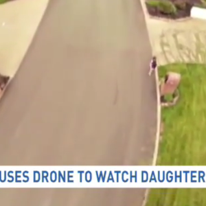 بالفيديو: أمريكي يراقب طفلته الصغيرة بطريقة مدهشة !