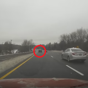 لهذا السبب إياك وقيادة المركبة والثلوج متراكمة على سقفها  