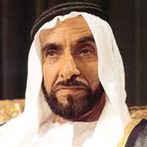 شاهد ردة فعل الشيخ زايد عندما علم أن أحد المواطنين يسكن بالإيجار 