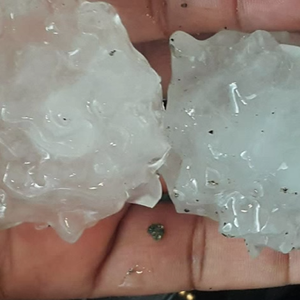 بردية بحجم الجولف هطلت على بلاد ثمالة