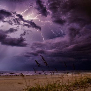 السعودية | استمرار تأثر المملكة بمنخفض جوي في طبقات الجو العالية وأمطار تشمل عدة مناطق بما فيها منطقة مكة المكرمة اليوم الثلاثاء