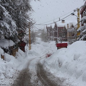 عاصفة ثلجية وبرودة قارسة تجتاح لبنان اعتباراً من الخميس ، والثلوج الى .. 
