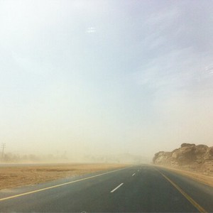 رياح نشطة السرعة مُثيرة للغبار في بعض مناطق المملكة يوم السبت