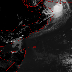 هام | الأرصاد العُمانية تصدر التحذير رقم 1 بالتزامن مع اقتراب اعصار شاهين من السلطنة