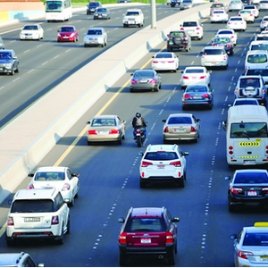 قانون المرور والسير الإتحادي يصدر مخالفة سير جديدة لسائقي المركبات 
