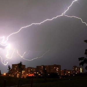 حالة جوية جديدة تستمر حتى نهاية الأسبوع..وأمطار وغبار متوقع في مناطق واسعة 