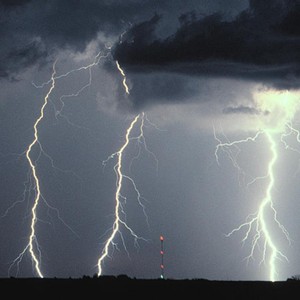 تبوك.. اشتداد الفعالية الجوية وأمطار رعدية متوقعة الأربعاء والخميس 