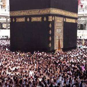 لزوار البيت الحرام.. تجنبوا الممارسات الخاطئة التالية عند طوافكم بالكعبة 