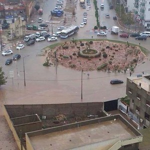 الجزائر.. مقتل 3 أشخاص بسبب الأمطار الغزيرة والفيضانات