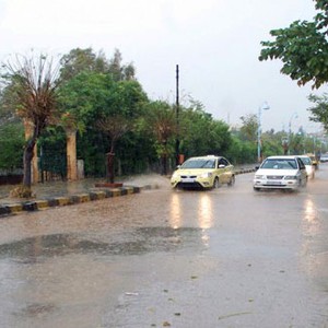 أمطار غزيرة على فترات شرق البلاد والجزيرة هذه الليلة وحتى عصر ومساء الاثنين