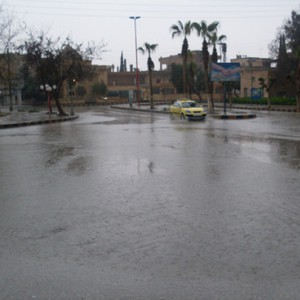 هل ستصل الأمطار الى البادية والمناطق الشرقية يوم الأحد ؟ 