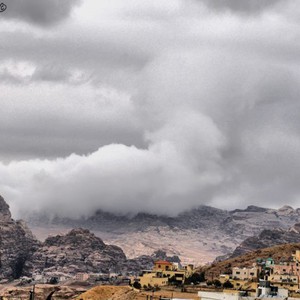 طقس بارد وغائم جزئياً يوم الثلاثاء ويحتمل تساقط زخات من المطر في الشمال والوسط