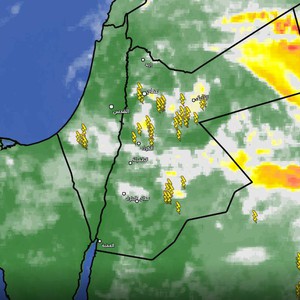 عمّان الآن | تطور سحب رعدية قوية في سماء العاصمة وتحذير من السيول 