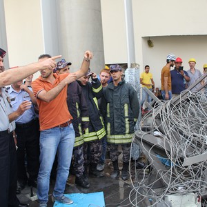 مصرع عاملان سقطا من برج بالعبدلي