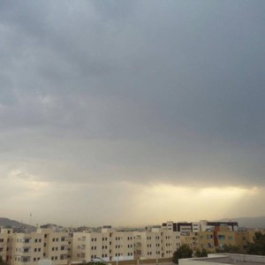 بالصورة: تعرض أجزاء من العقبة الى تساقط أمطار رعدية