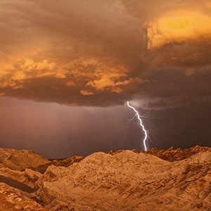 النشرة الشهرية للسعودية |  توقعات بتعمُّق منخفض البحر الأحمر .. فهل سينعكس إيجاباً على الأداء المطري في المملكة؟