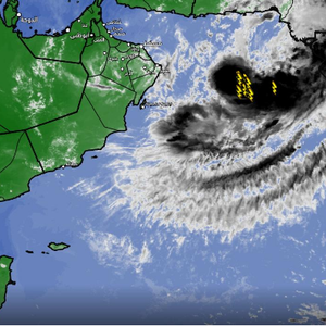 هام | الأرصاد العمانية تصدر التقرير رقم 1 حول مستجدات المنخفض المداري في بحر العرب