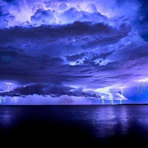 عاجل | طقس العرب يُنبه من أمطار شديدة الغزارة وسيول محتملة في الدمام وعموم الشرقية هذه الليلة وصباح الأحد