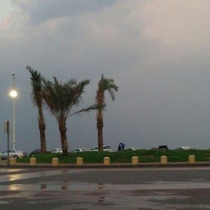 طقس حار بالعموم وأمطار رعدية على مناطق متفرقة