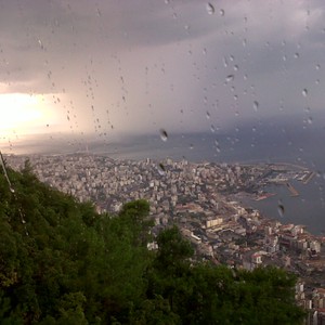 لبنان : انخفاض كبير على درجات الحرارة وأمطار على فترات ورياح نشطة السرعة يومي الاثنين والثلاثاء