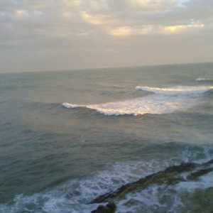 موجة الحر تستمر بقوة يوم السبت ،وتتراجع بشكل طفيف ليلاً