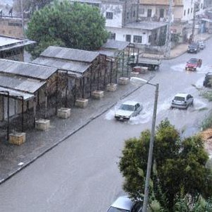 الاثنين : رياح نشطة وأمطار رعدية منتظرة في أجزاء من البلاد والسيول حاضرة 