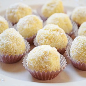 طريقة عمل كرات الرافيلو اللذيذة