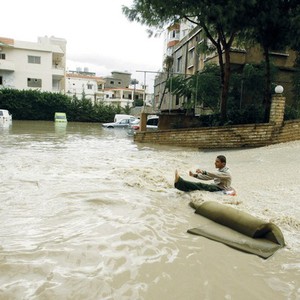 العاصفة الشتوية "بشرى" على بعد ساعات قليلة من لبنان 