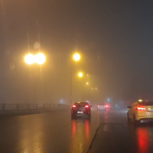 مباشر | تغطية الضباب وحالة الطقس في عدد من مناطق العاصمة عمان 