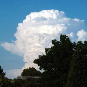 على أبواب أيار .. عودة قوية للشتاء الى فلسطين نهاية الأسبوع !