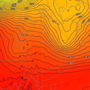 سلطنة عُمان | أخدود جوي يؤثر على المنطقة بدءاً من بداية الأسبوع القادم وعودة الأمطار في عديد من المناطق