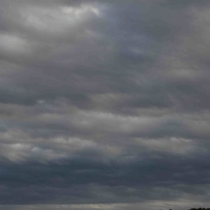 منخفض جوي وكتلة باردة تؤثر على البلاد اعتباراً من مساء السبت