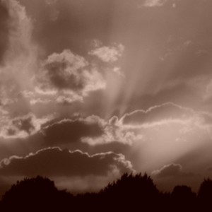 أجواء دافئة نهار اليوم تتحول الى خماسينية مغبرة تدريجياً ..