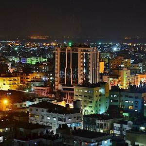 أجواء هذه الليلة أكثر دفئاً من المُعتاد واحتمال لبعض الأمطار المحلية