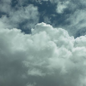 أجواء يوم الثلاثاء لطيفة وزخات رعدية منتظرة 